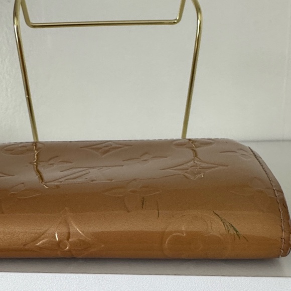 Louis Vuitton Gold Vernis Monogram Kisslock Wallet - Picture 3 of 12